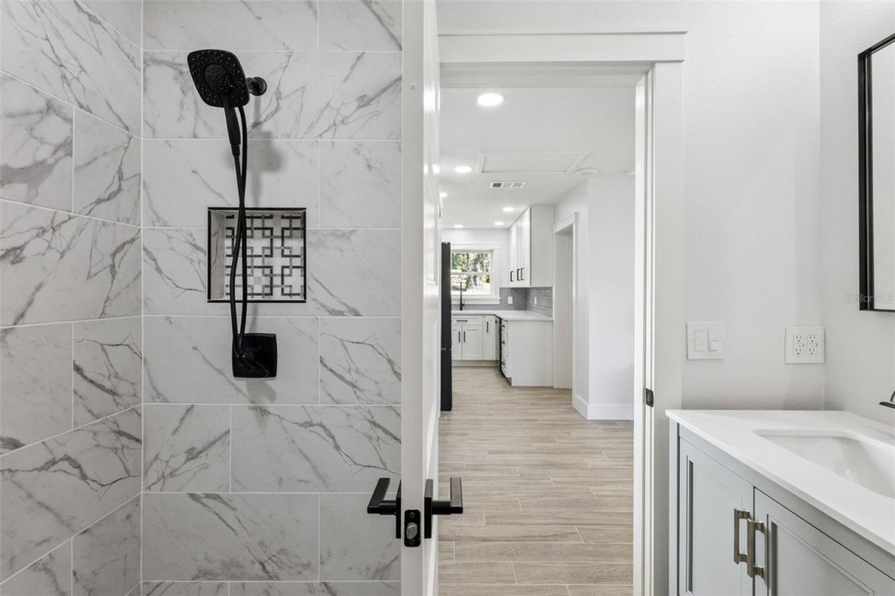 118 N Grandview Street, Mount Dora, FL 32757 Photo