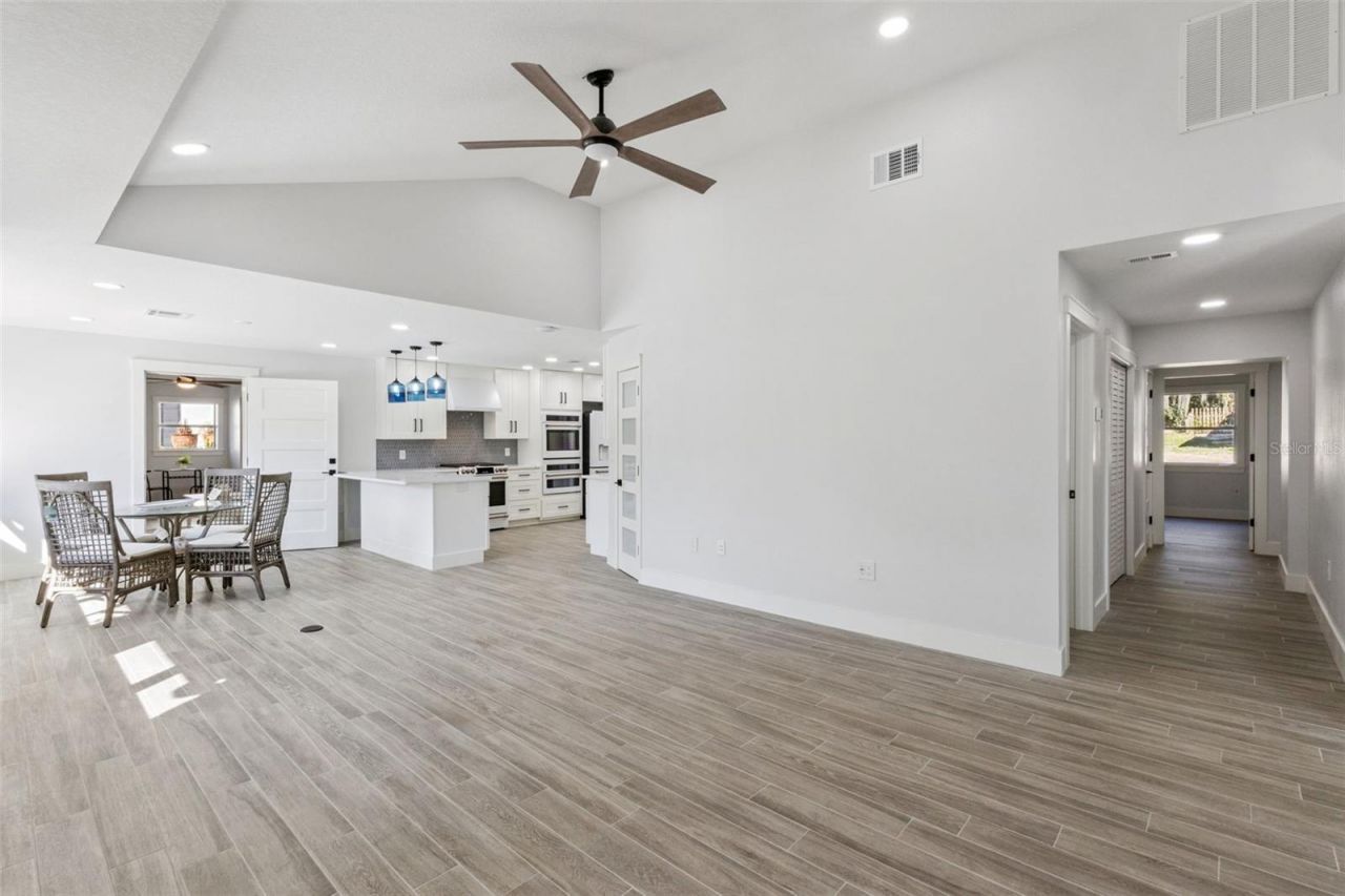 118 N Grandview Street, Mount Dora, FL 32757 Photo