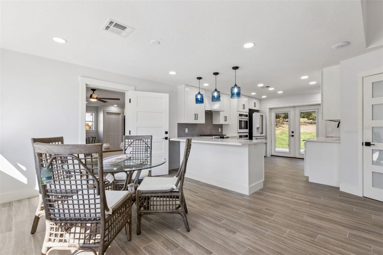 118 N Grandview Street, Mount Dora, FL 32757 Photo