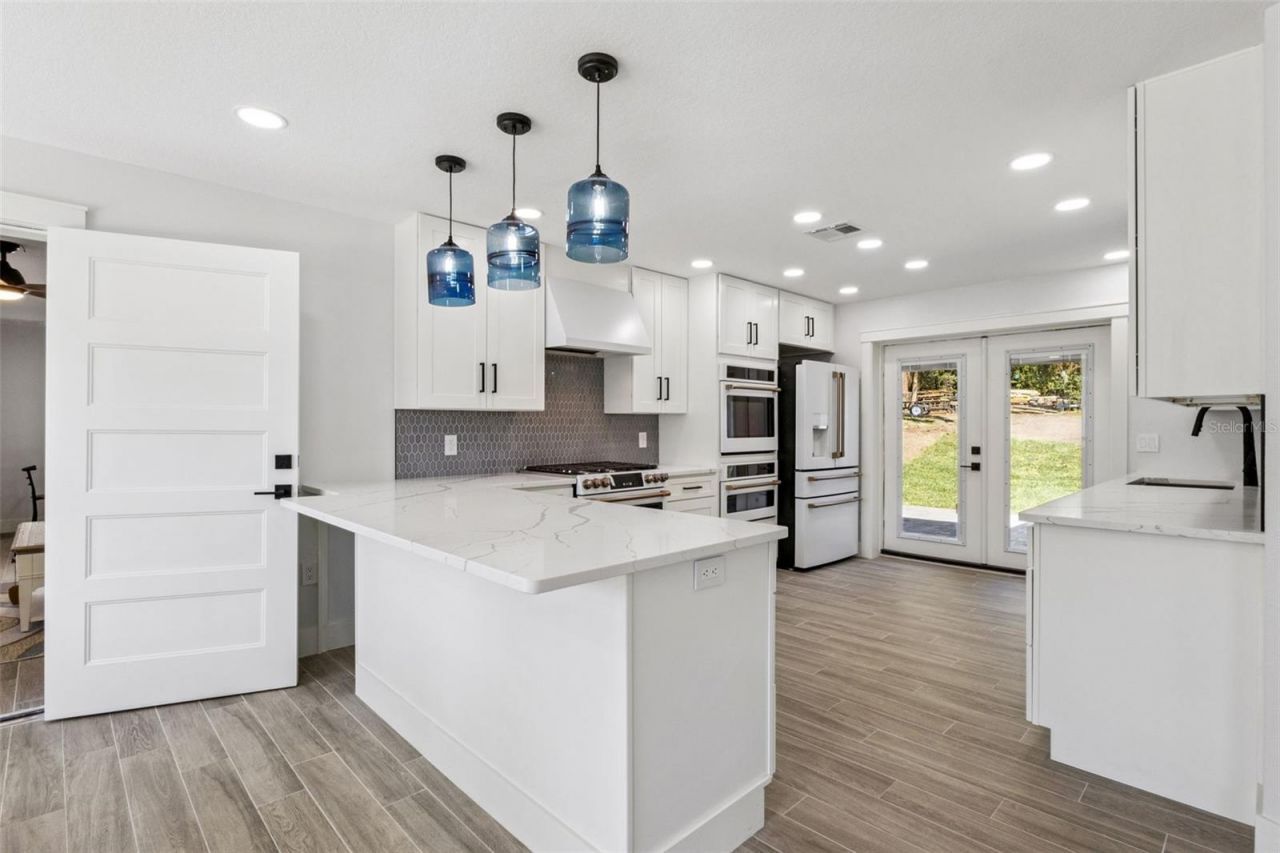 118 N Grandview Street, Mount Dora, FL 32757 Photo