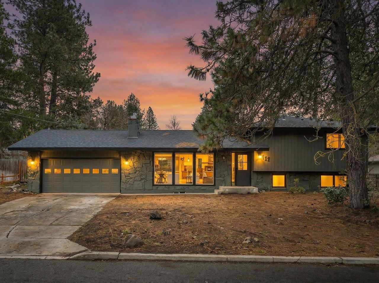 6111 S Pittsburg St, Spokane, WA 99223 Main Photo