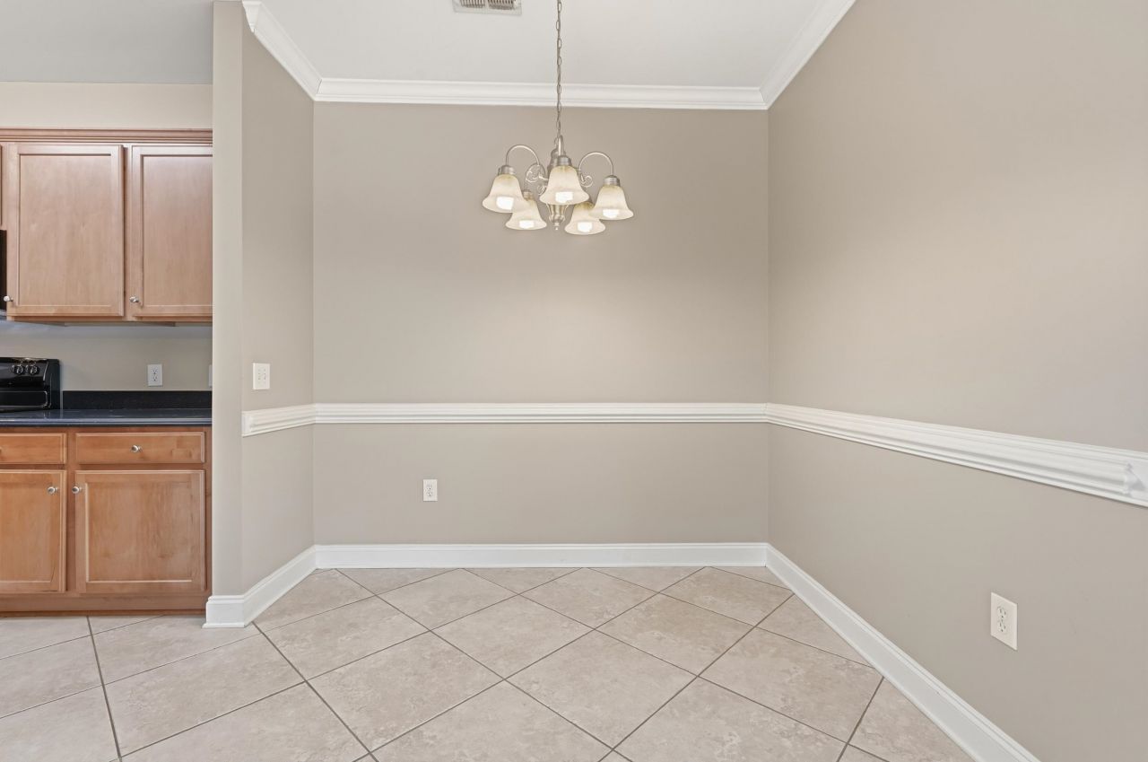 2077 Silvercrest Dr.  Photo 10