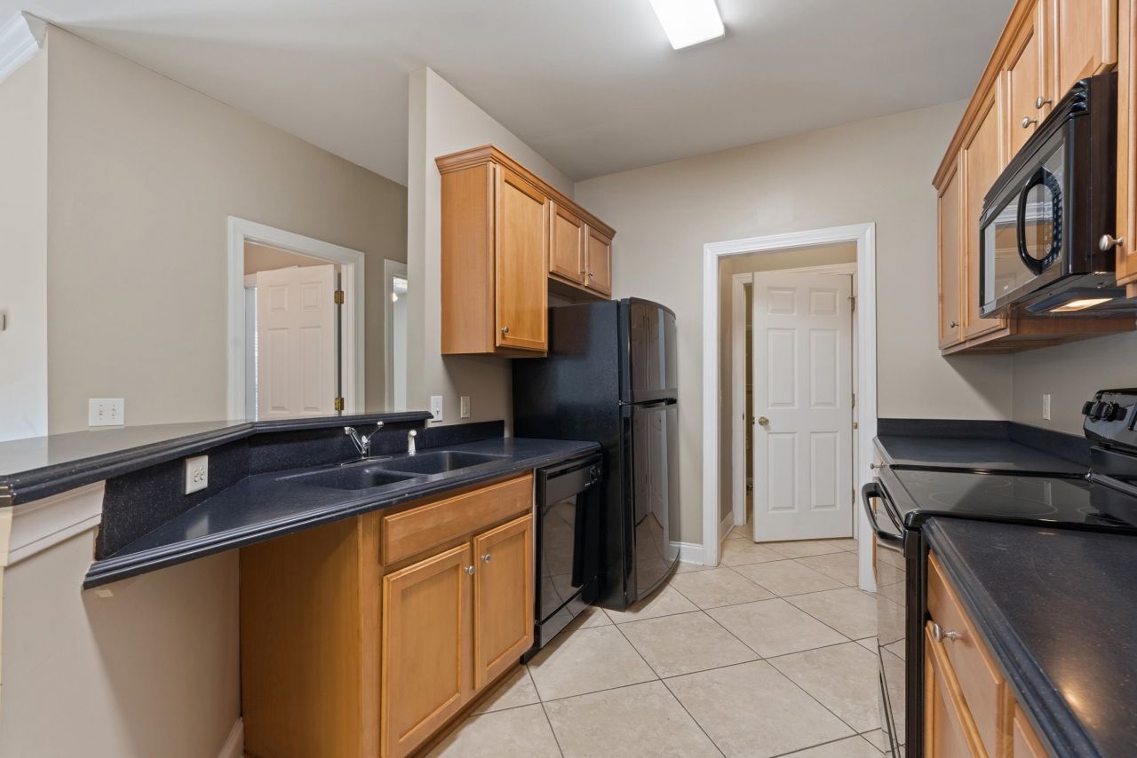 2077 Silvercrest Dr.  Photo 13