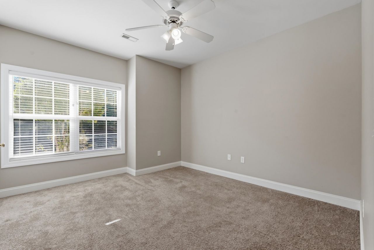 2077 Silvercrest Dr.  Photo 22