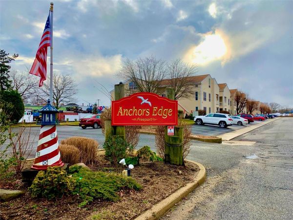 31 Anchor Street, Unit Y, Freeport, NY 11520