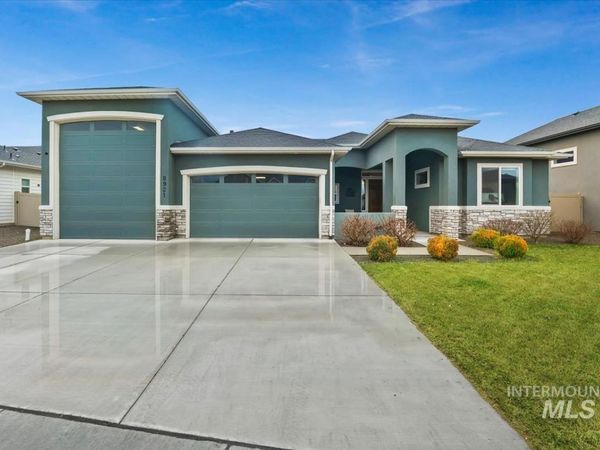 8921 E Lavender Dr, Nampa, ID 83687