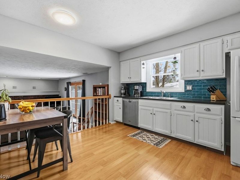 983 W Abbey Drive, Medina, OH 44256 Photo 10