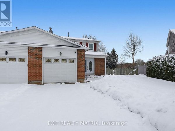 1123 Burgundy Lane, Ottawa, ON K1C2M9
