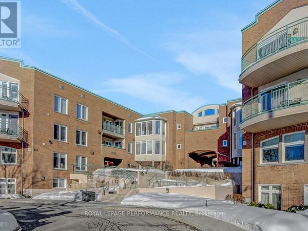 1 Columbus Avenue, Unit 401D, Ottawa, ON K1K4L1