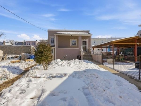 693 N 8Th St, Newark, NJ 07107