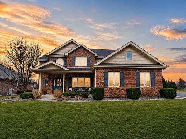 10363 Adler Cove, St. John, IN 46373
