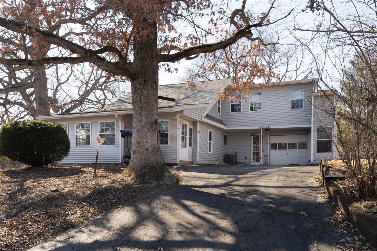 609 N Lincoln Street, Utica, IL 61373 Main Photo