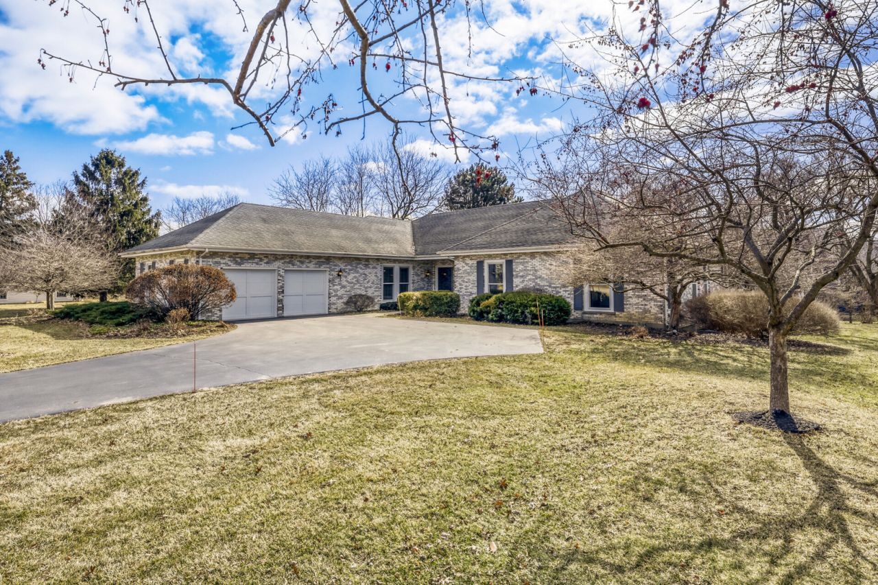 2113 Greenock Street, Inverness, IL 60067 Main Photo