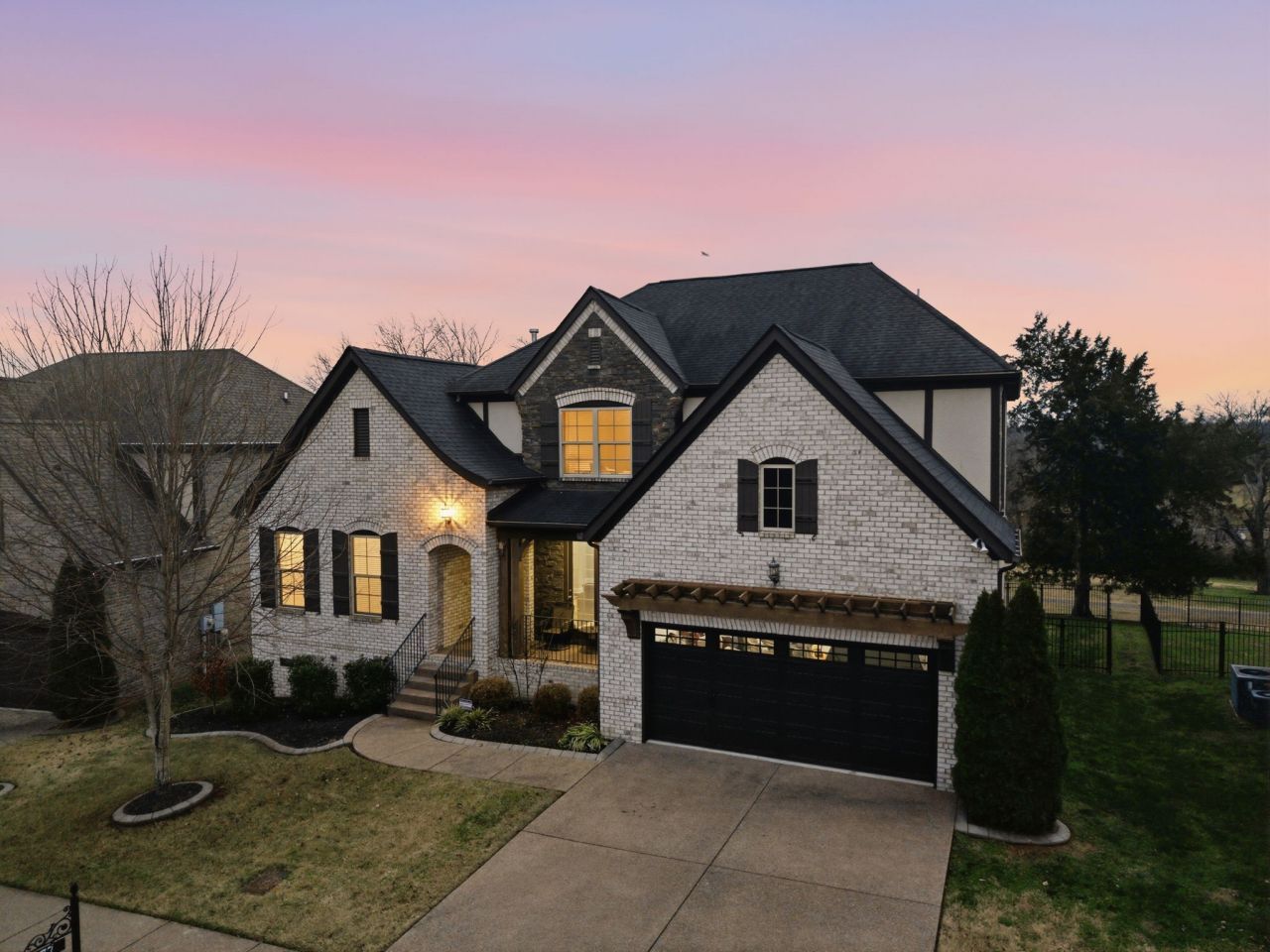 5177 Mountainbrook Cir, Hermitage, TN 37076 Main Photo