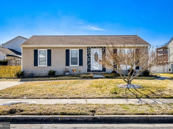 9 FRANCIS GREEN CIRCLE, ESSEX, MD 21221