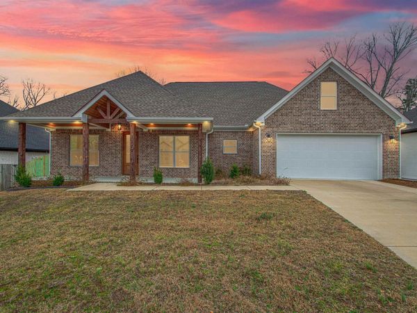 110 Harmony Village Drive, Benton, AR 72015