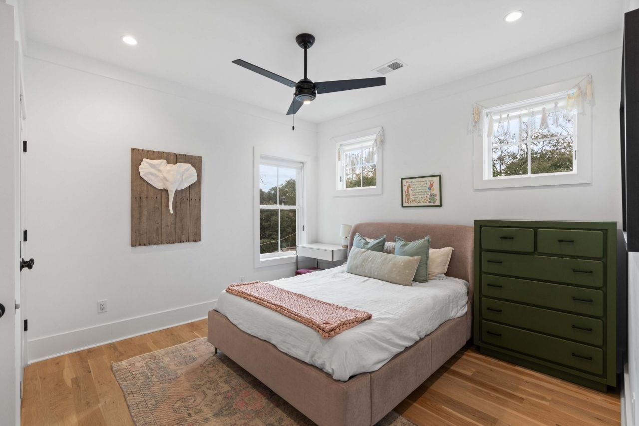 733 Atlantic Street Photo 19