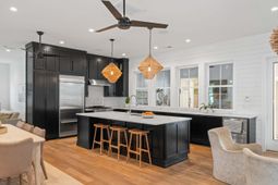 733 Atlantic Street photo 4