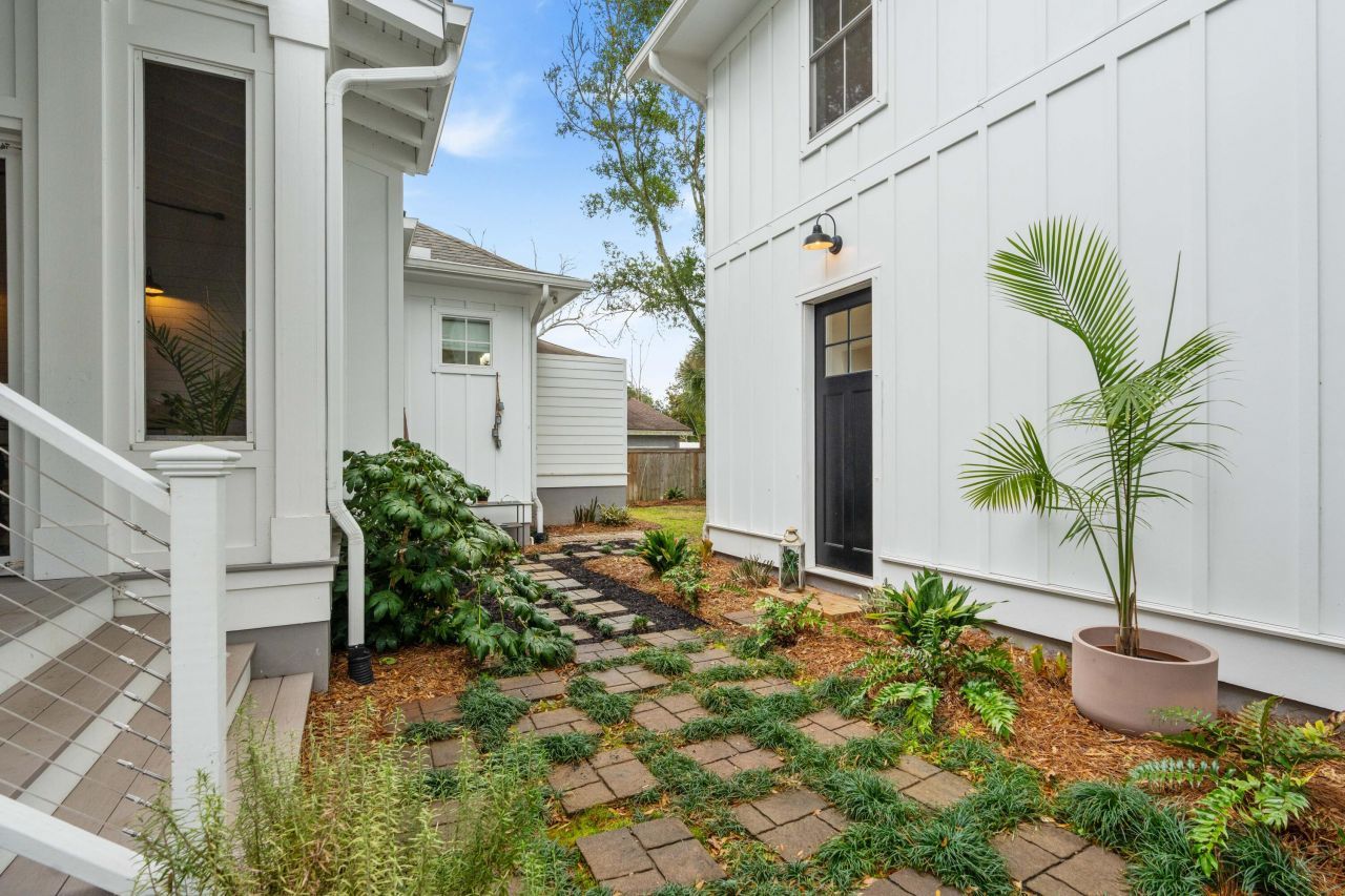 733 Atlantic Street Photo 26