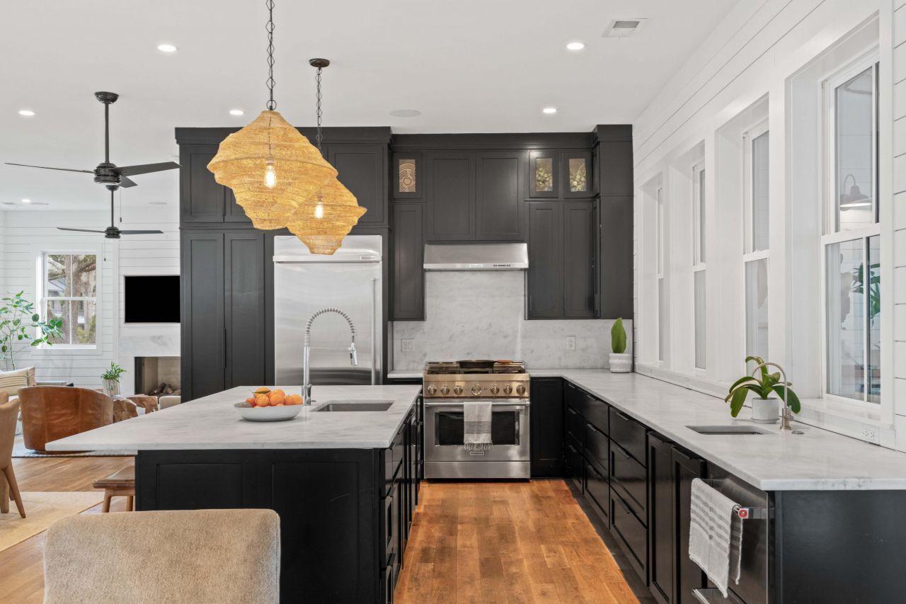 733 Atlantic Street Photo 4