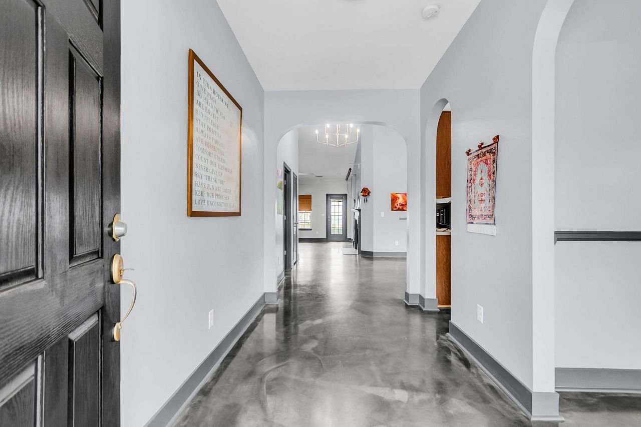 102 Worthington Drive Photo 4