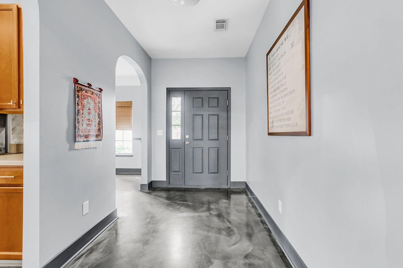 102 Worthington Drive Photo 5