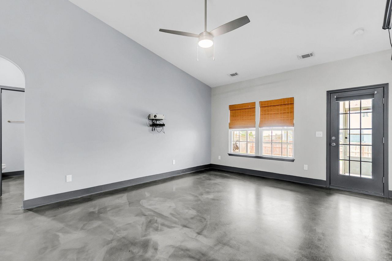 102 Worthington Drive Photo 6