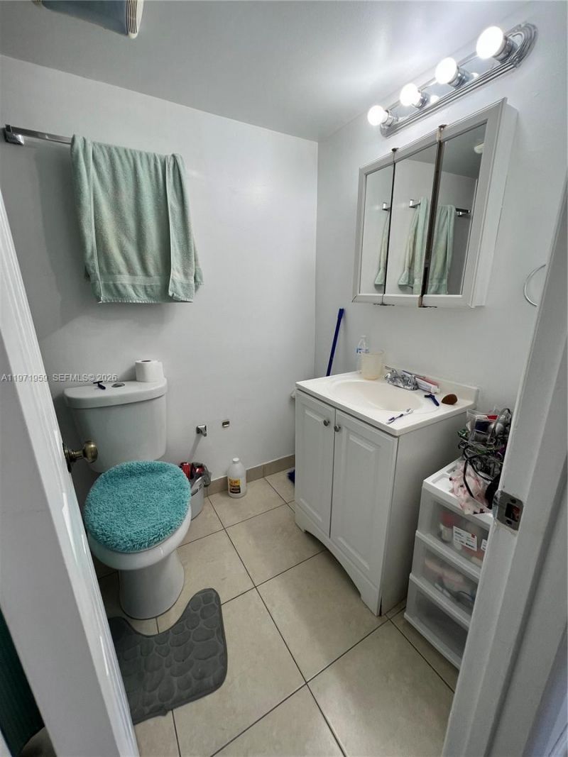 9240 Fontainebleau Blvd, Unit 207, Miami, FL 33172 Photo