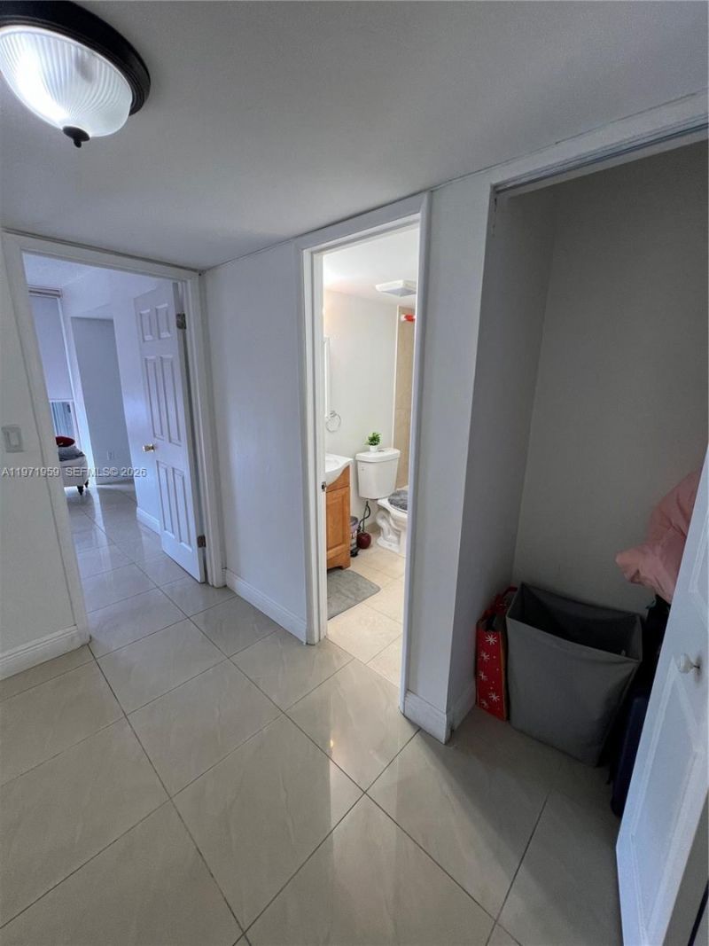 9240 Fontainebleau Blvd, Unit 207, Miami, FL 33172 Photo