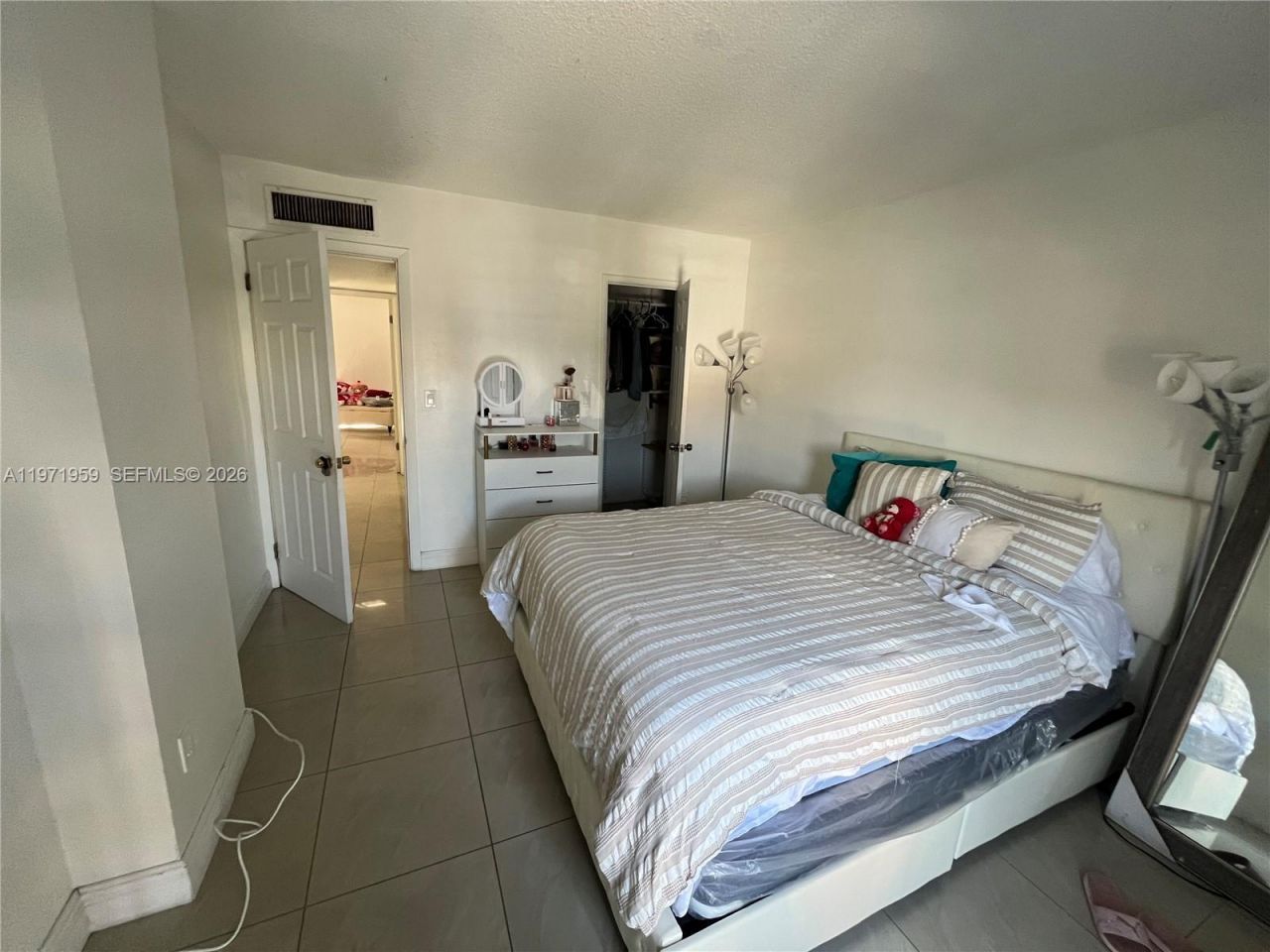 9240 Fontainebleau Blvd, Unit 207, Miami, FL 33172 Photo