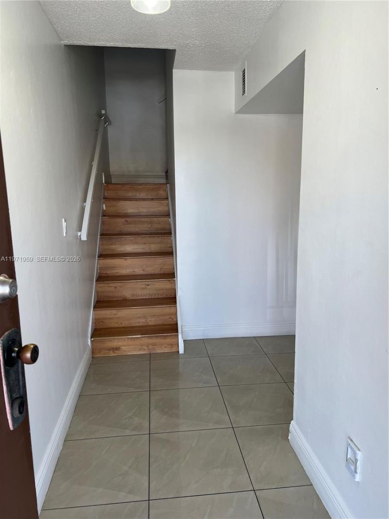 9240 Fontainebleau Blvd, Unit 207, Miami, FL 33172 Photo