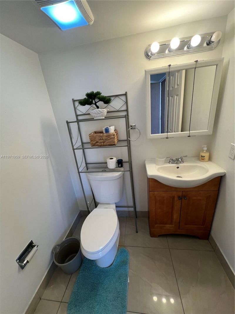 9240 Fontainebleau Blvd, Unit 207, Miami, FL 33172 Photo