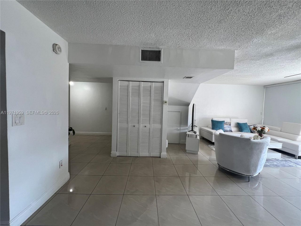 9240 Fontainebleau Blvd, Unit 207, Miami, FL 33172 Photo