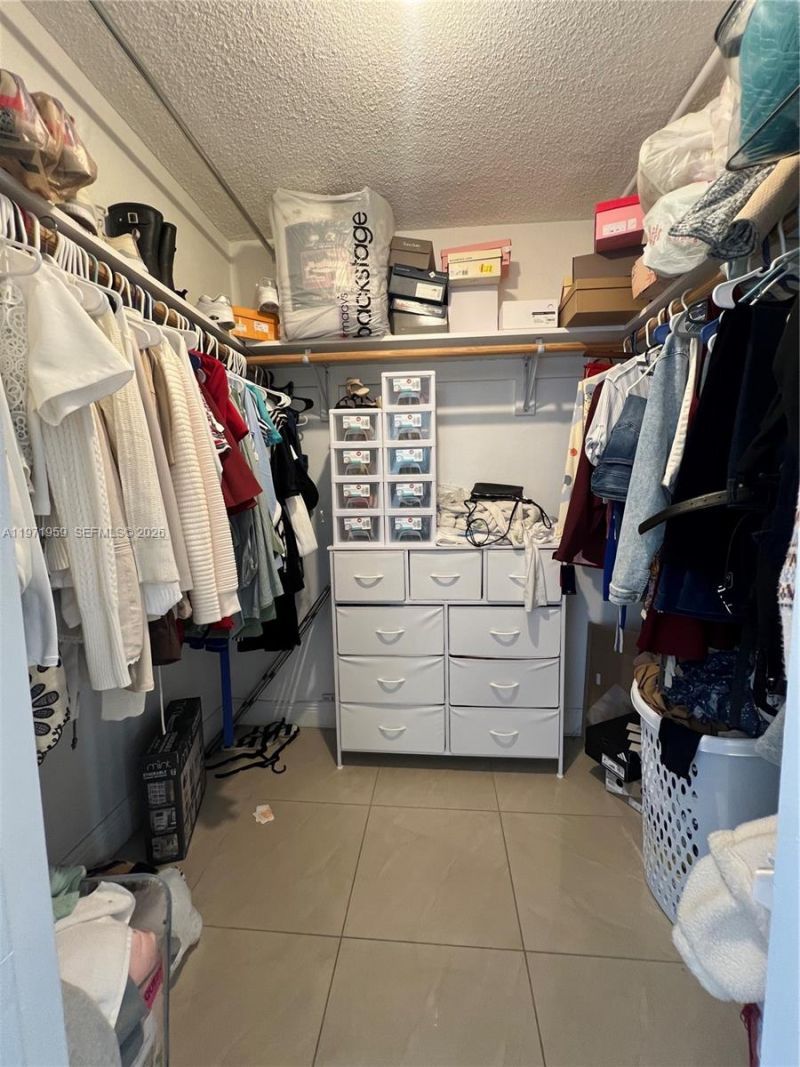 9240 Fontainebleau Blvd, Unit 207, Miami, FL 33172 Photo