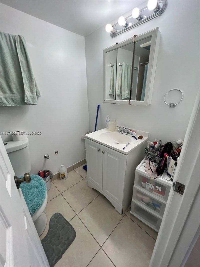 9240 Fontainebleau Blvd, Unit 207, Miami, FL 33172 Photo