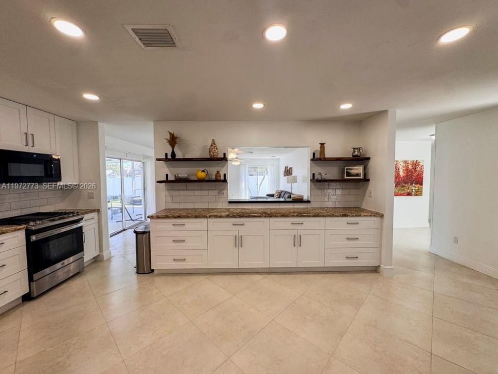 9731 Bel Aire Dr, Cutler Bay, FL 33157 Photo