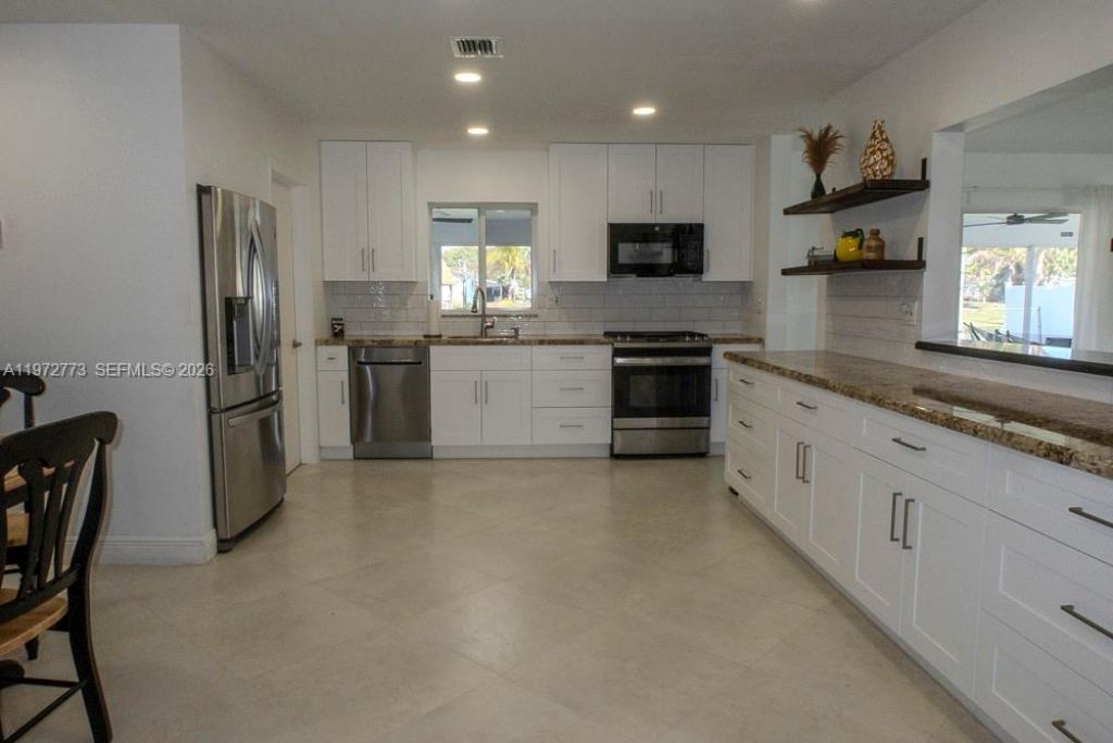 9731 Bel Aire Dr, Cutler Bay, FL 33157 Photo