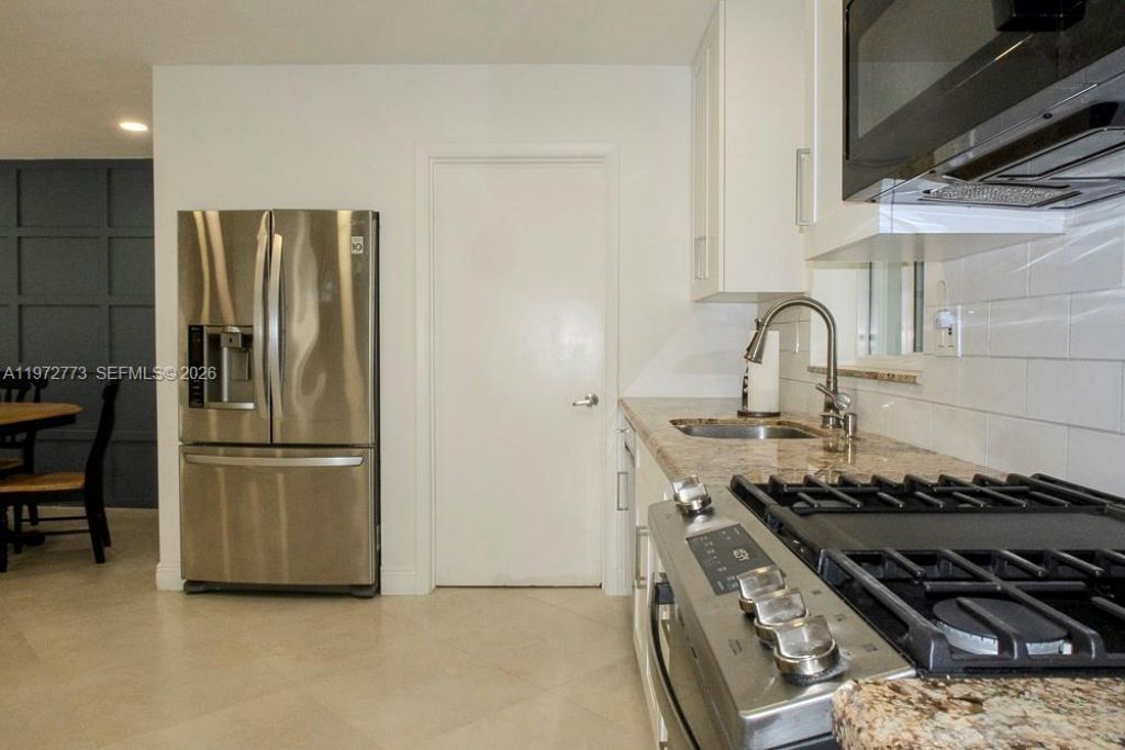 9731 Bel Aire Dr, Cutler Bay, FL 33157 Photo