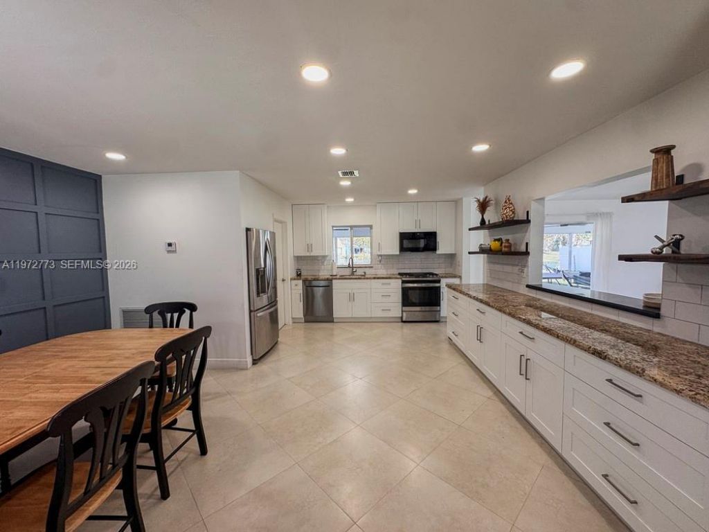 9731 Bel Aire Dr, Cutler Bay, FL 33157 Photo