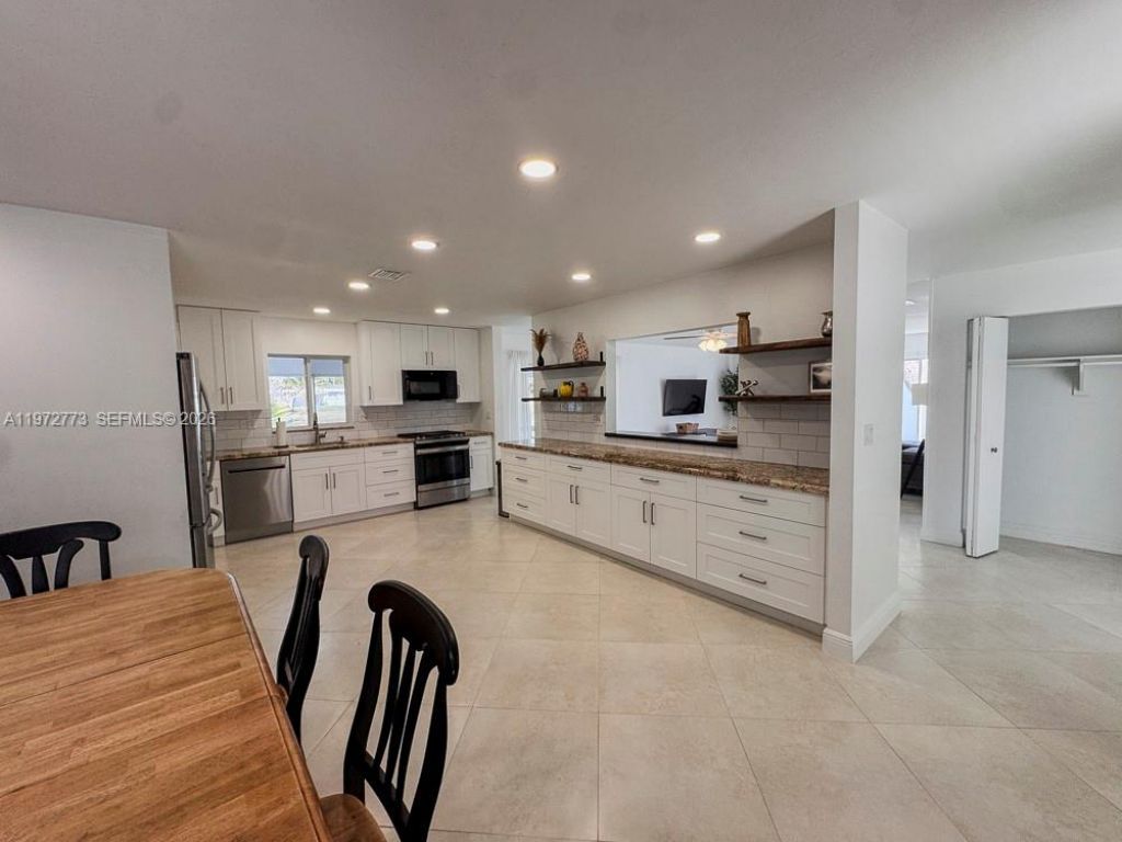 9731 Bel Aire Dr, Cutler Bay, FL 33157 Photo