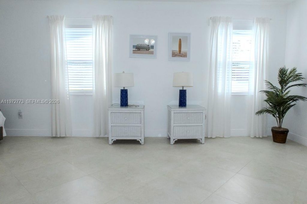 9731 Bel Aire Dr, Cutler Bay, FL 33157 Photo