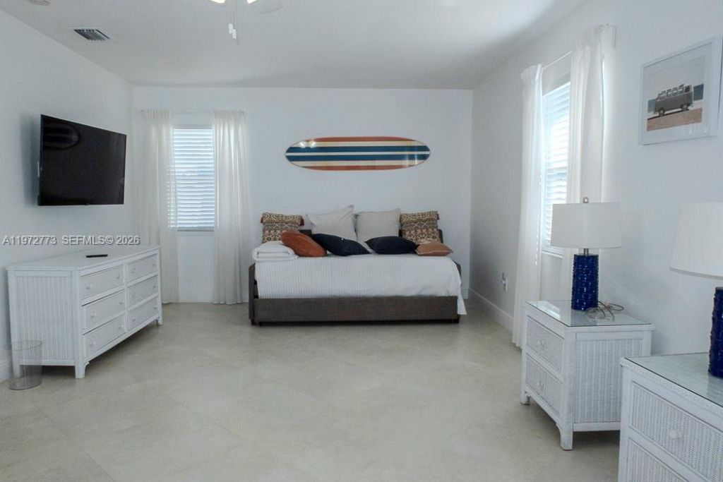 9731 Bel Aire Dr, Cutler Bay, FL 33157 Photo