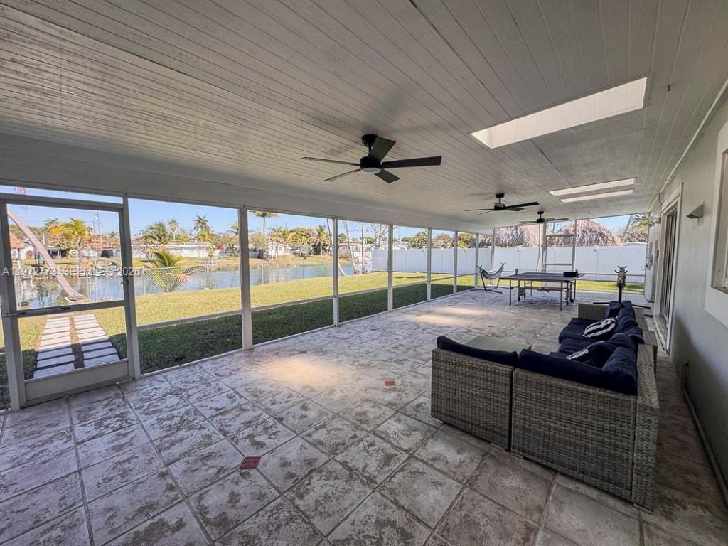 9731 Bel Aire Dr, Cutler Bay, FL 33157 Photo