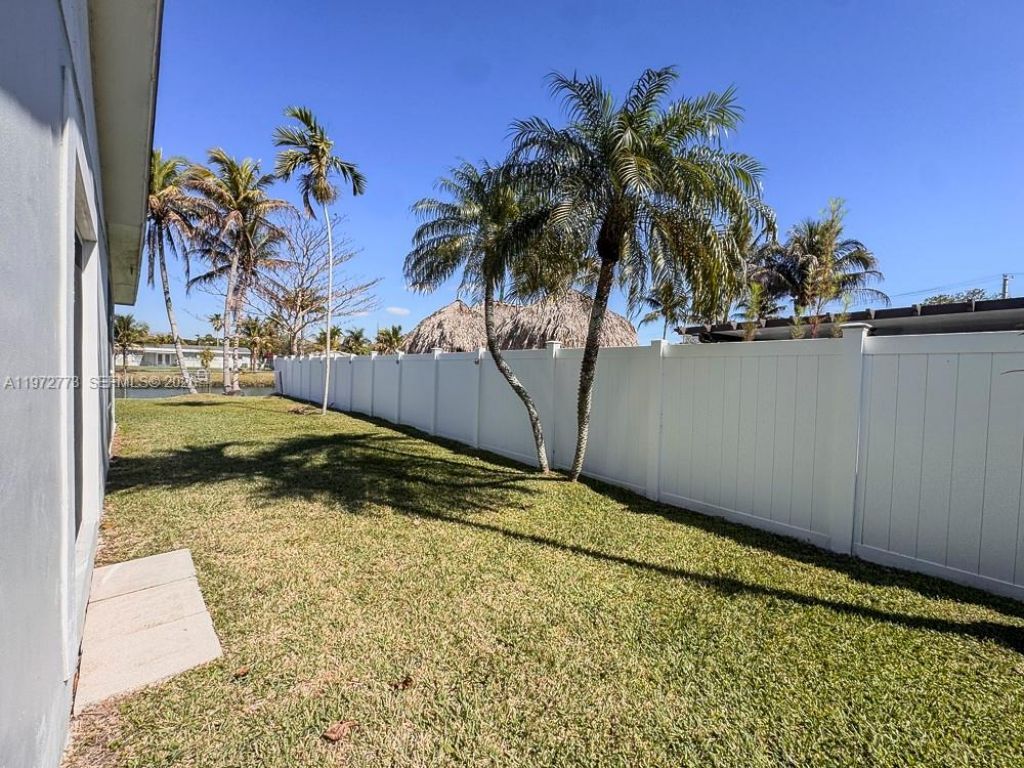 9731 Bel Aire Dr, Cutler Bay, FL 33157 Photo