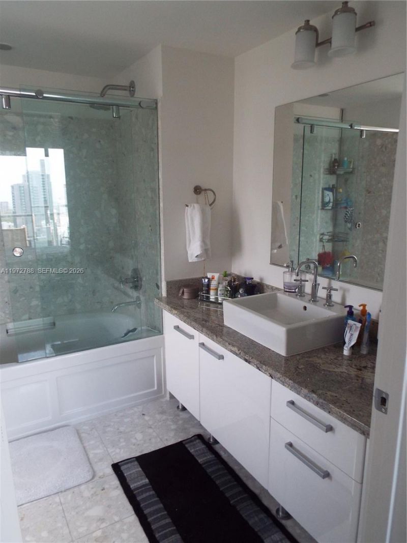185 SW 7th St, Unit 2202, Miami, FL 33130 Photo