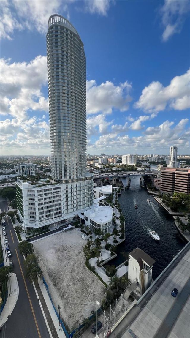 185 SW 7th St, Unit 2202, Miami, FL 33130 Photo