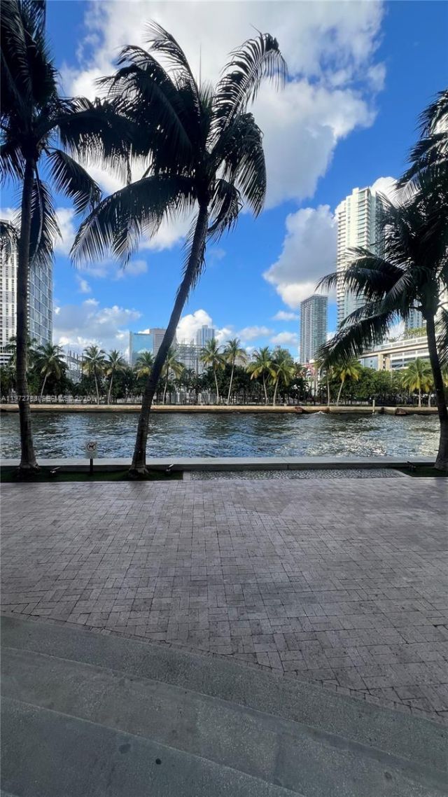 185 SW 7th St, Unit 2202, Miami, FL 33130 Photo