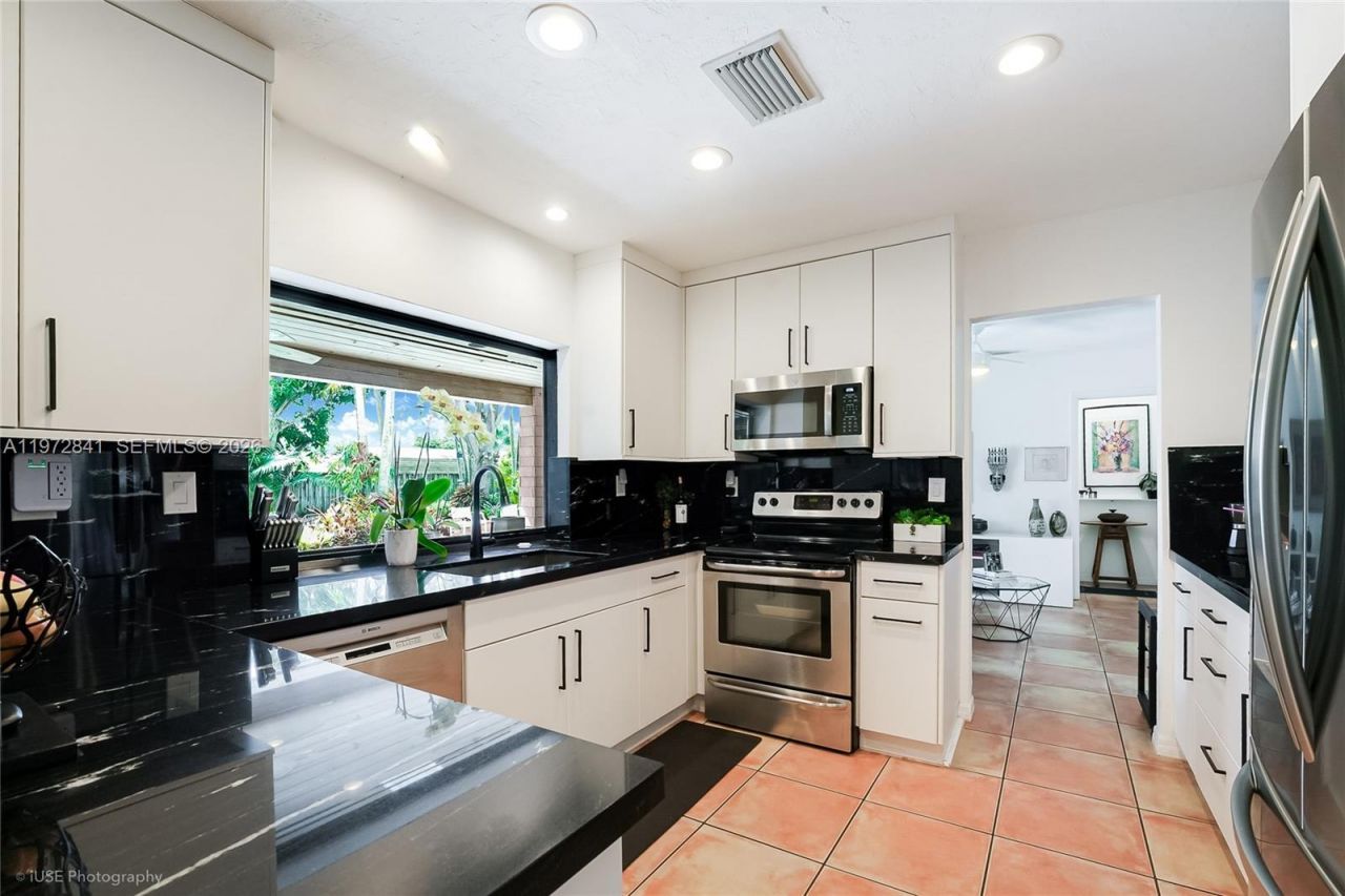 9860 SW 122nd St, Miami, FL 33176 Photo