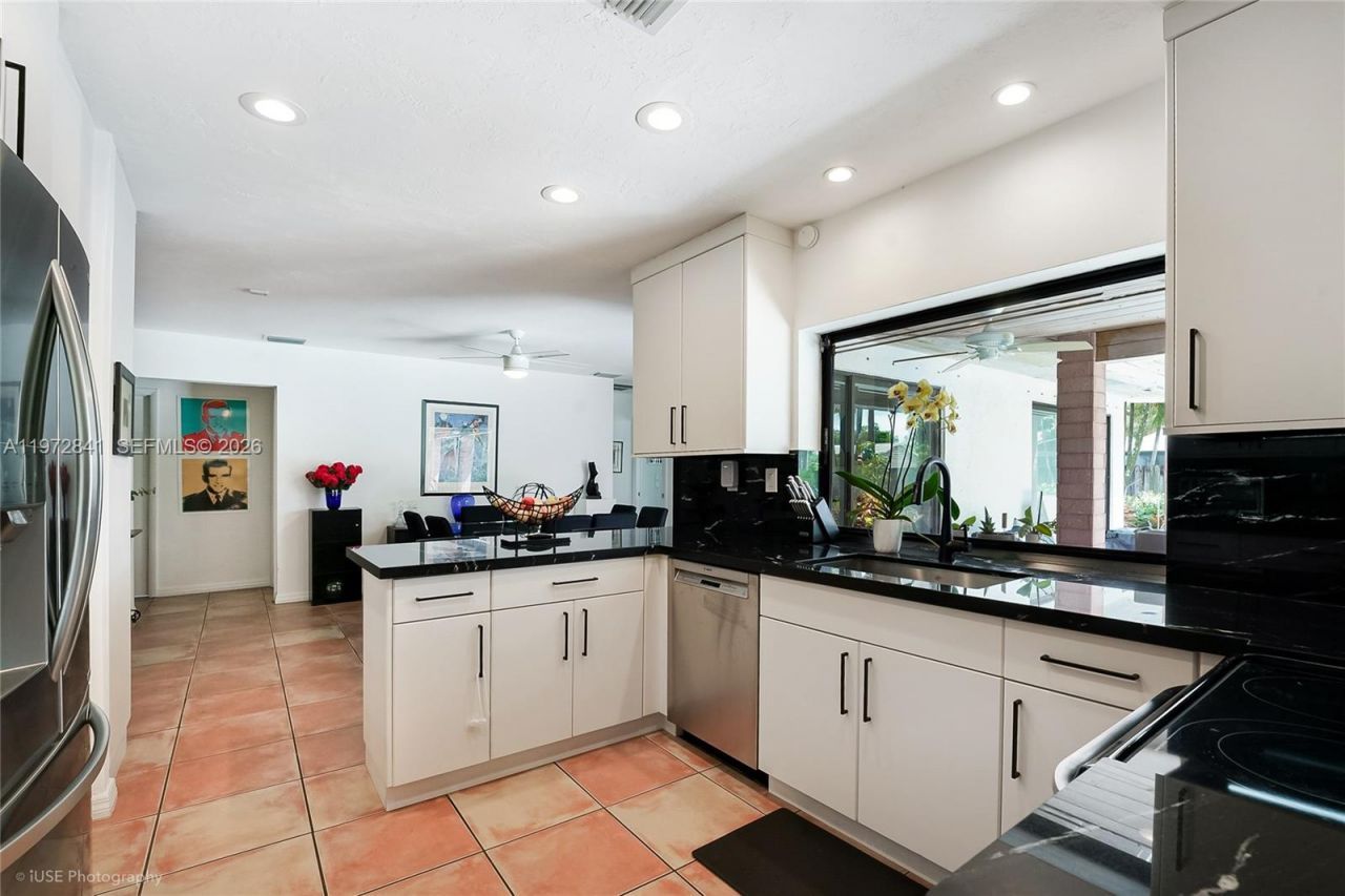 9860 SW 122nd St, Miami, FL 33176 Photo