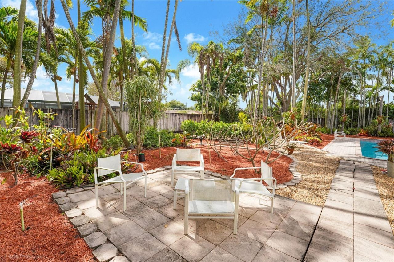 9860 SW 122nd St, Miami, FL 33176 Photo